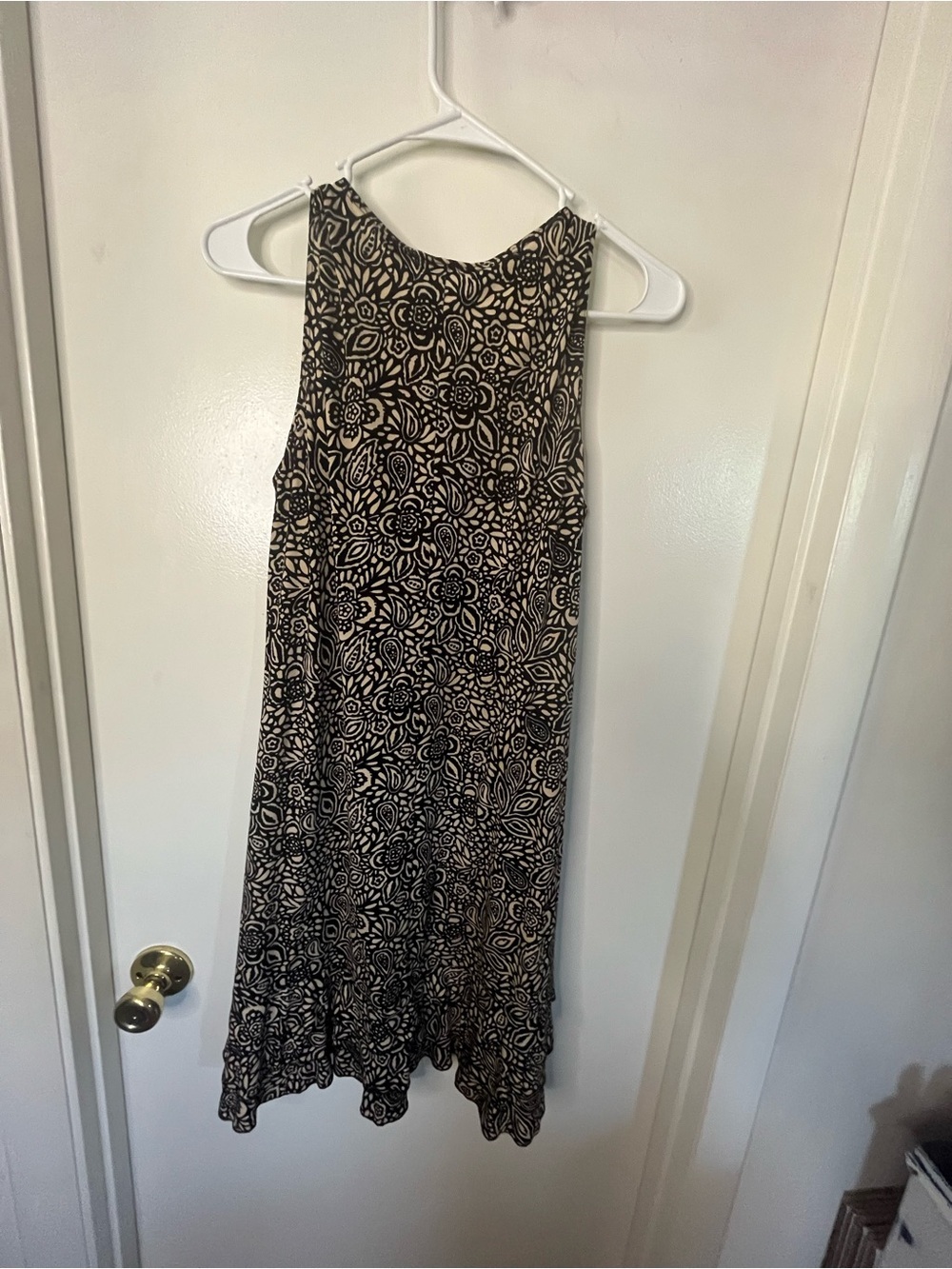 Black & White Printed Sleeveless Ruffle-Hem Dress - Picture 3 of 4